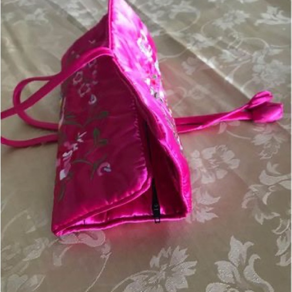 Silk bag with handmade embroidery - Picture 3 of 10